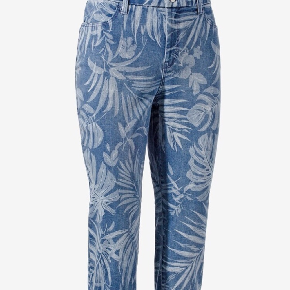 CHICO’S LEAVES GIRLFRIEND CAPRI CROP JEANS